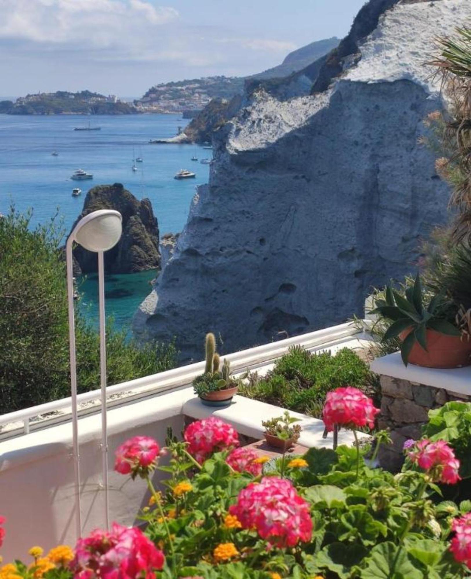 Maridea - Cave Apartments Ponza Exterior photo